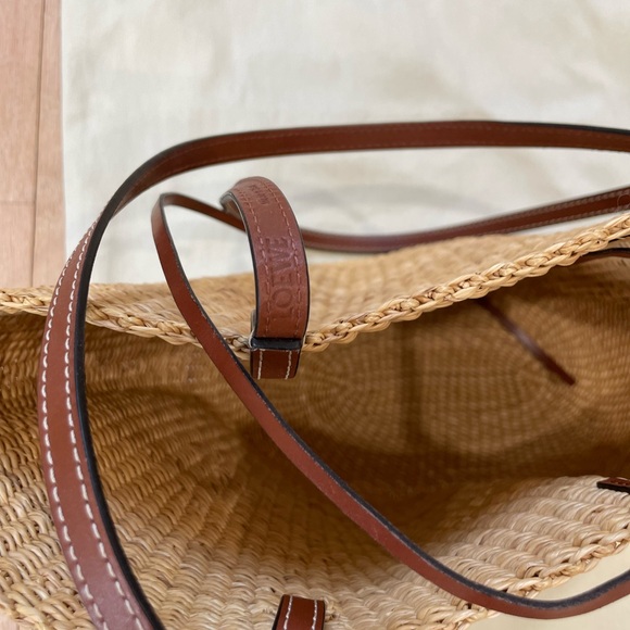 Loewe Shell Rafia Tote Bag - Picture 10 of 10